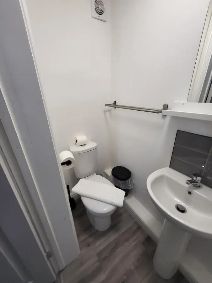 Nottingham Forest Rd, Short Stays