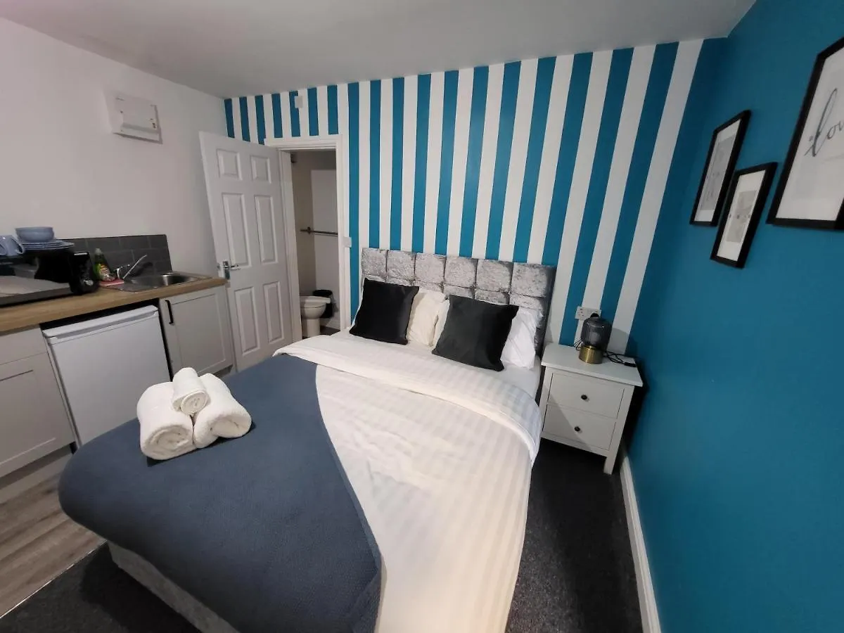 Nottingham Forest Rd, Short Stays