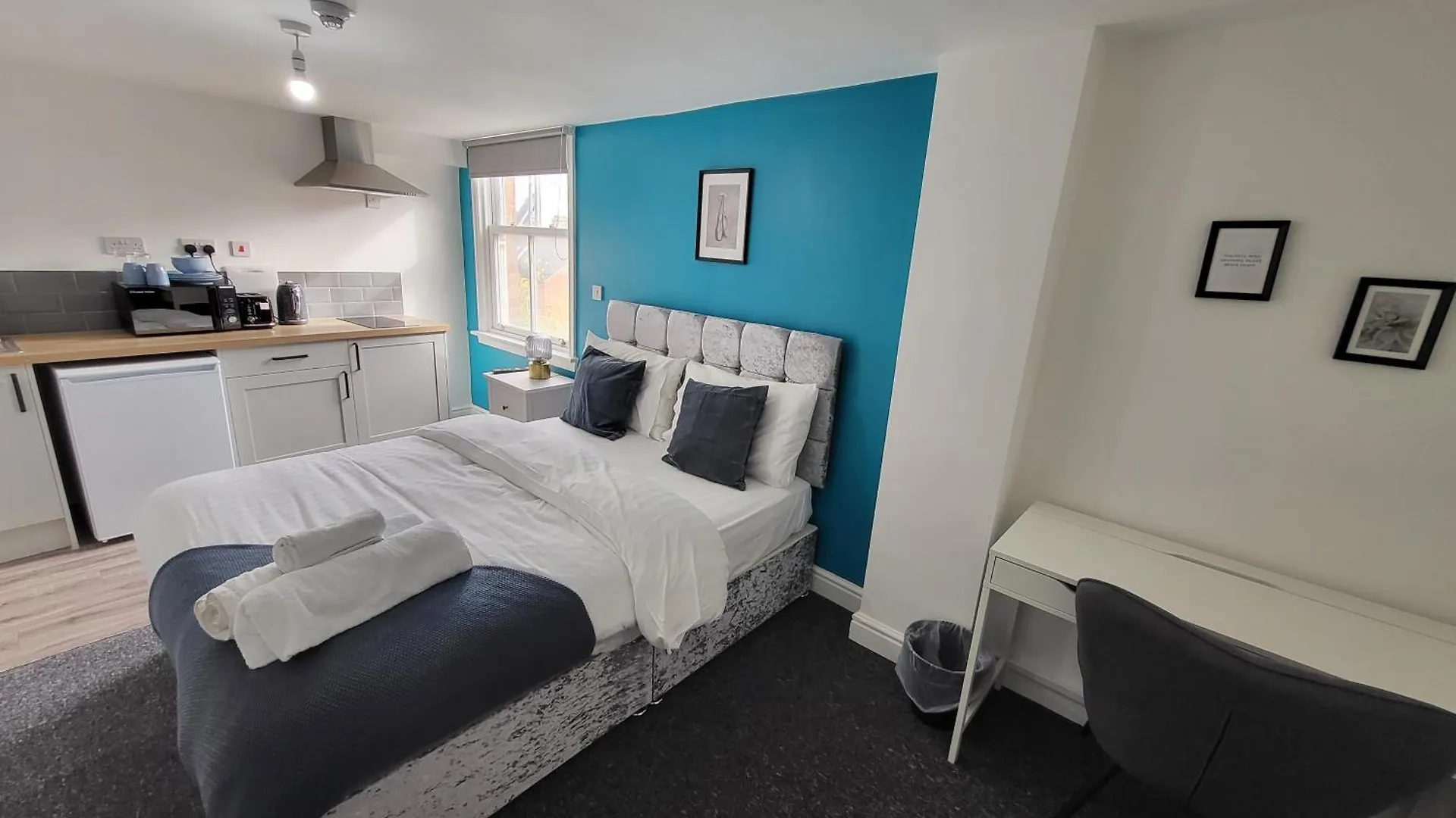 Nottingham Forest Rd, Short Stays